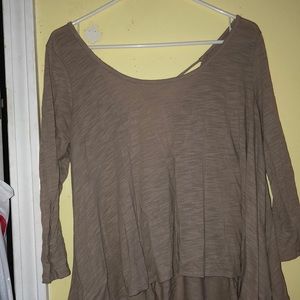 beige quarter sleeve shirt.